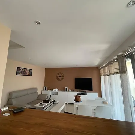 Διαμέρισμα Cosy A 100m De La Plage, Clim, Wifi, Piscine Le Lavandou